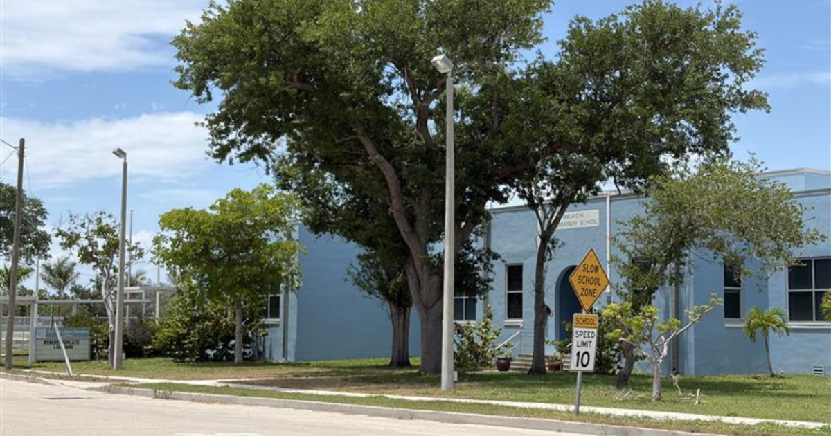 Fort Myers Beach Elementary could reopen as charter school