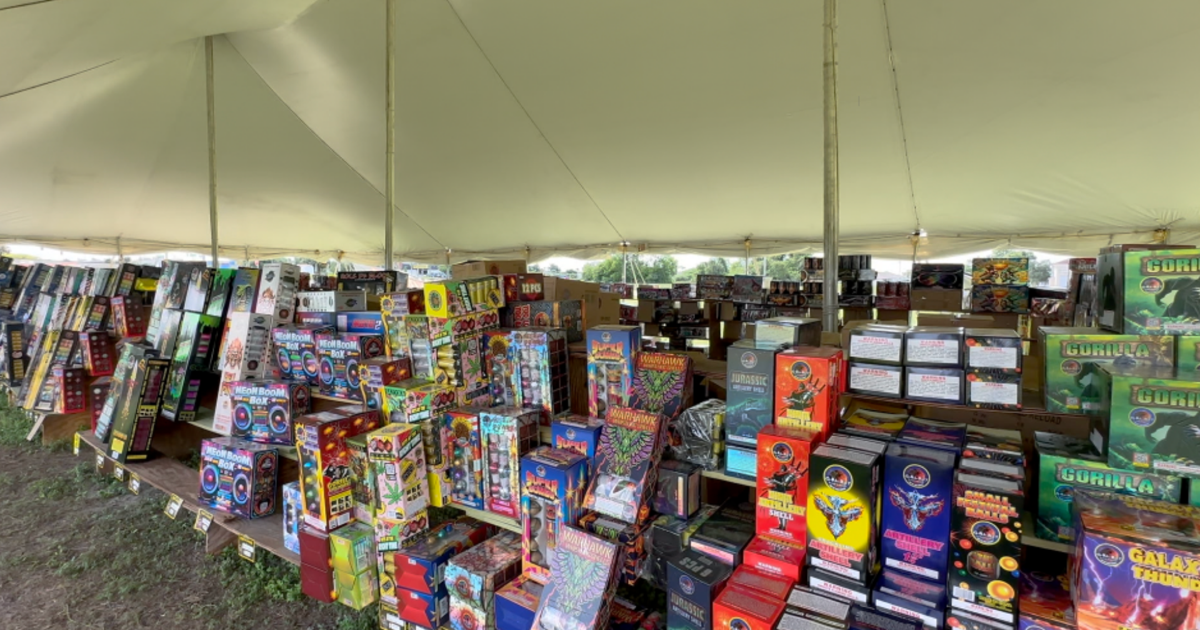 Two Cape Coral firework stands stolen from days before July 4