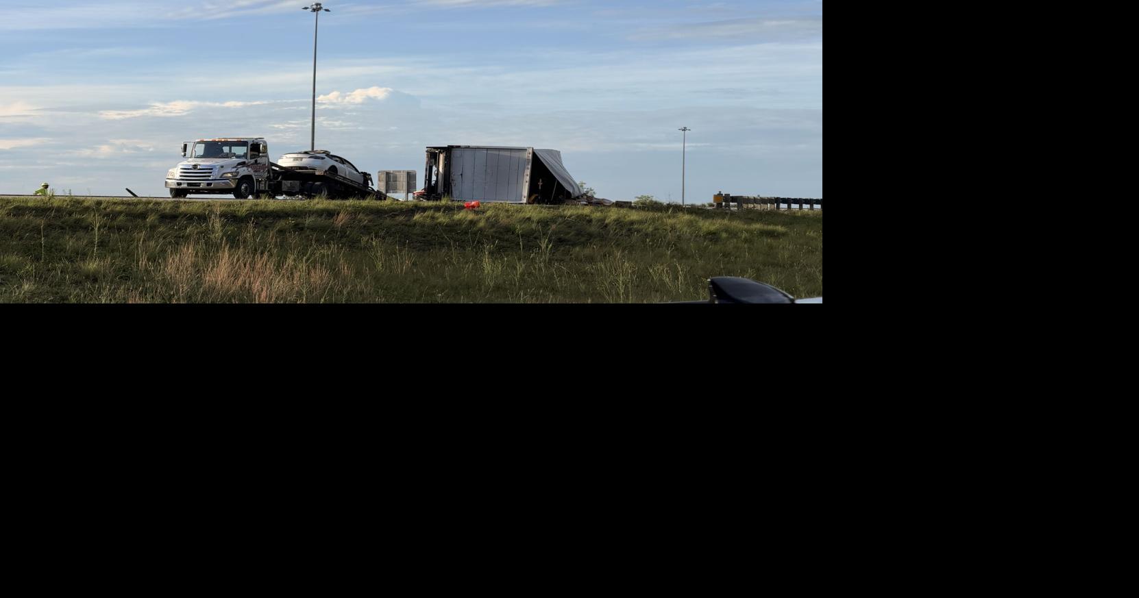 Deadly crash on I-75 near Naples shuts down southbound lanes
