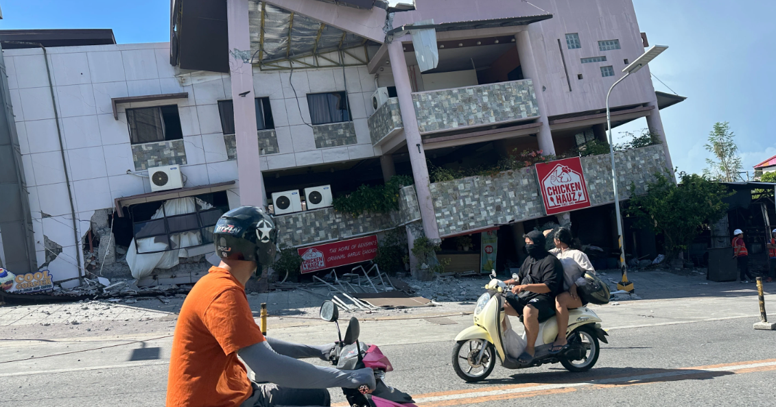 Read moreA 7.8 magnitude quake in the Philippines kills at least 32, fells buildings and sets off a tsunami
