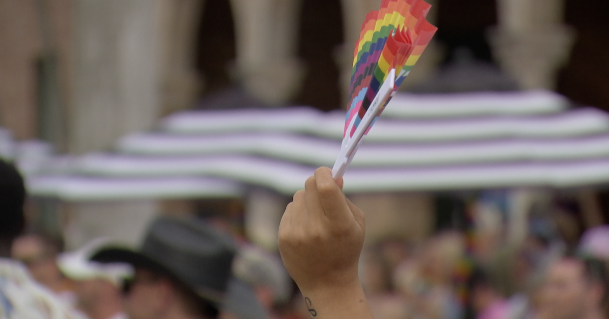 Big crowds follow Southwest Florida pride to new location