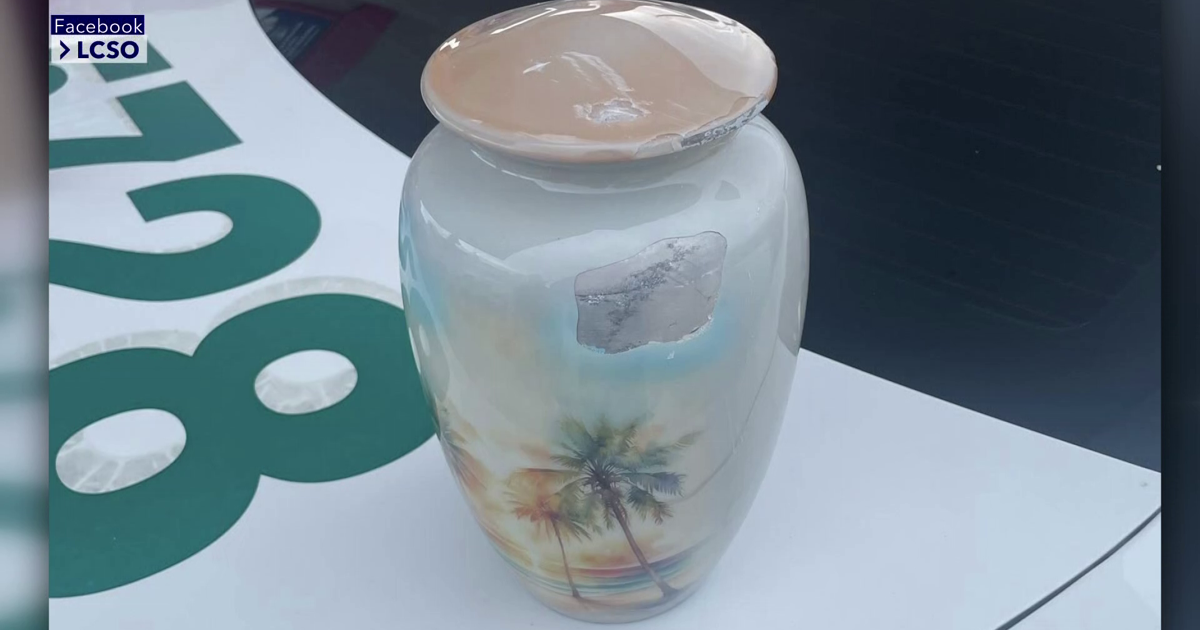 Lee County Sheriff's Office seeks family after urn found on Captiva beach