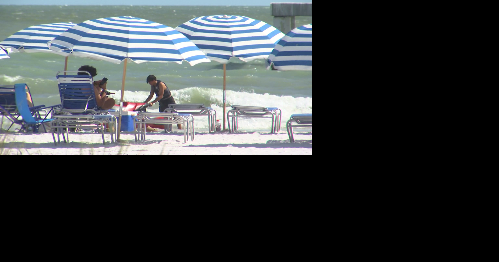 Memorial Day crowds pack Fort Myers Beach despite scorching 102°F sand