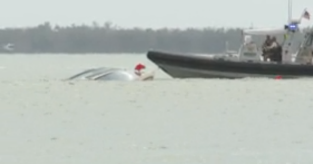 Law enforcement responds to overturned boat near Sanibel Causeway