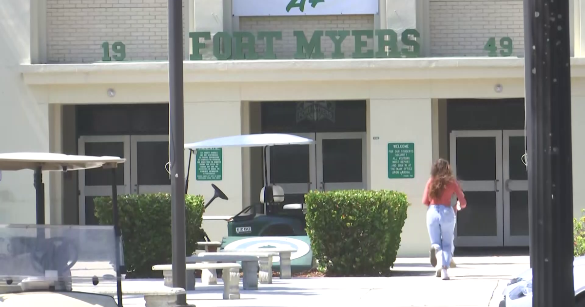Head football coach of Fort Myers High School, Sam Sirianni, retiring