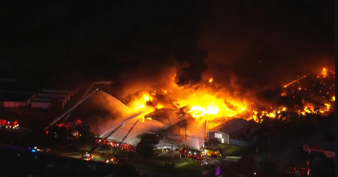UPS cargo plane crashes on takeoff from Louisville, Kentucky, airport, igniting huge fire | National | winknews.com