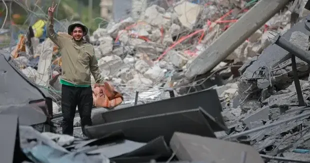 Iran says Strait of Hormuz "completely open" to all ships amid Israel-Lebanon ceasefire