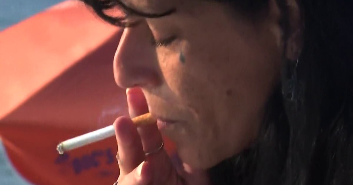 Fort Myers Beach bans smoking and vaping on public beaches, parks