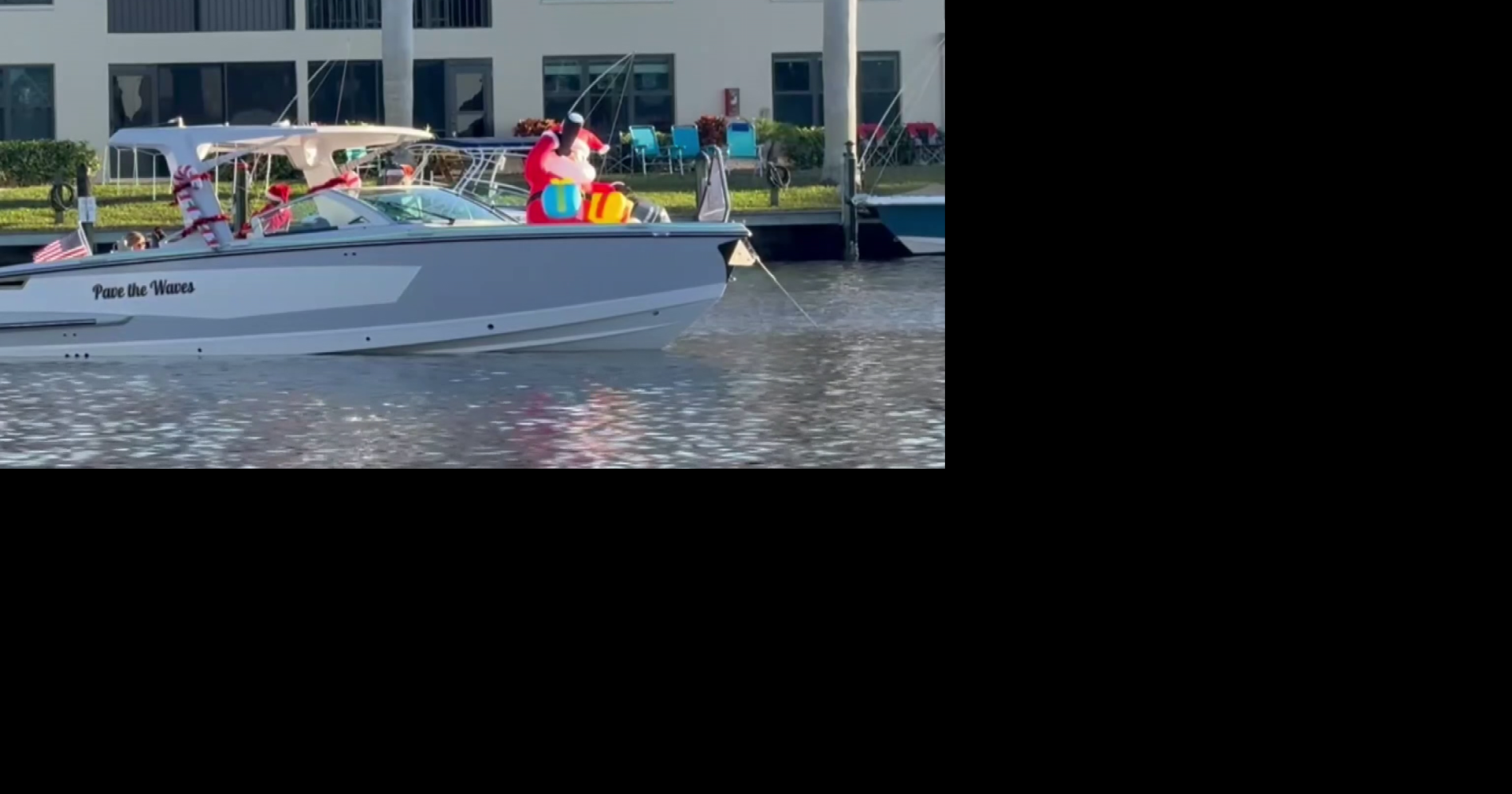 Cape Coral's beloved boat parade lights up Bimini Basin with holiday cheer