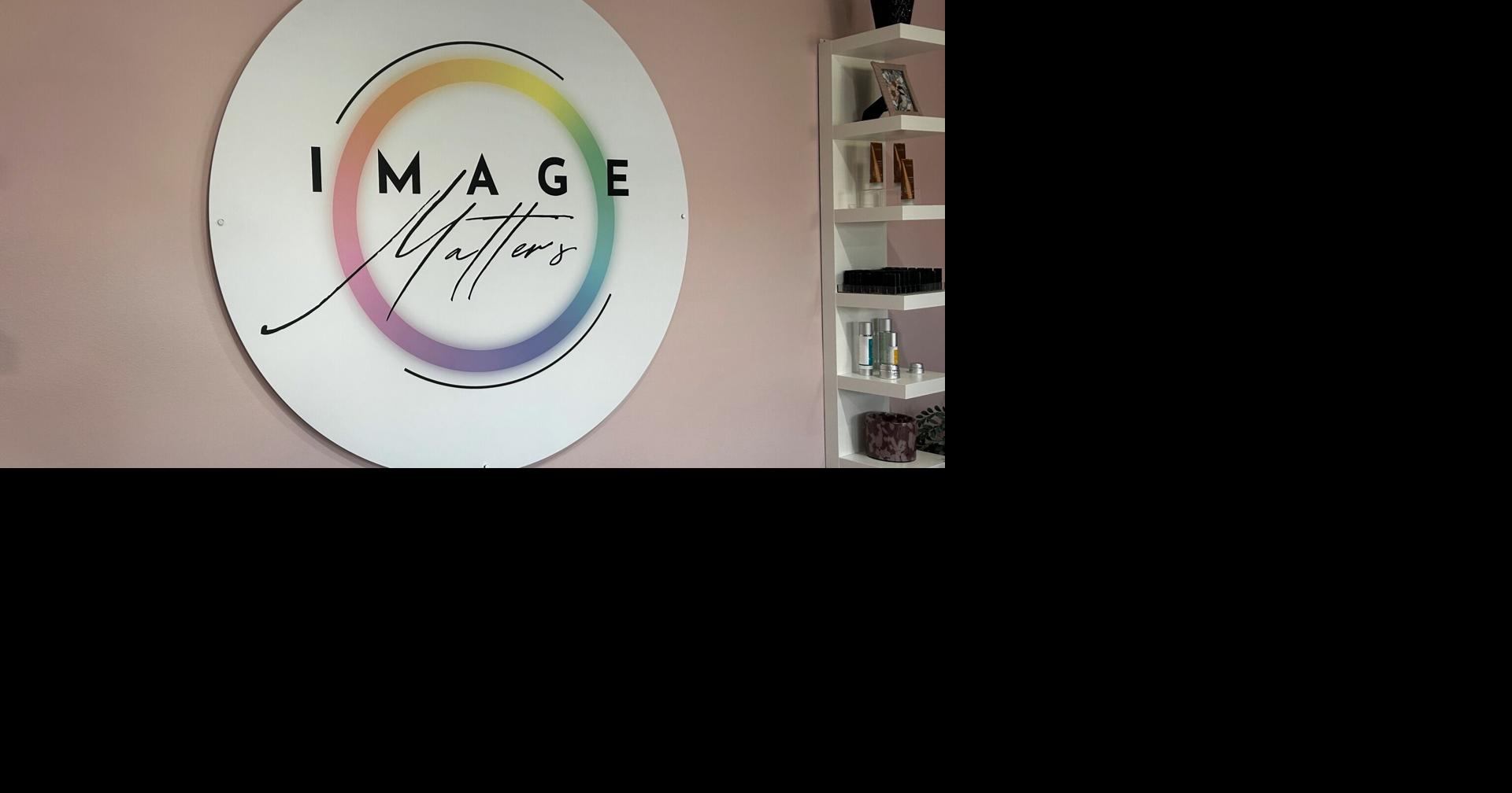 Fort Myers image consultant helps clients find their best colors and style