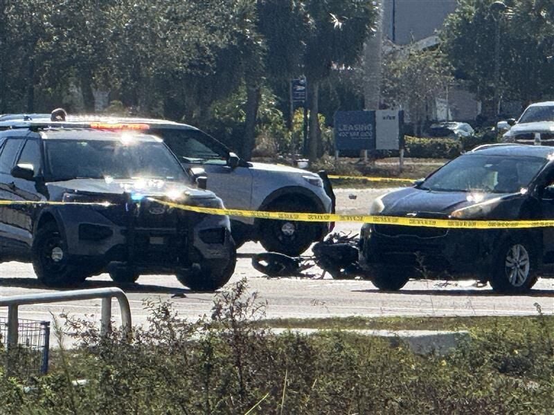 1 dead following motorcycle crash on 6 Mile Cypress Parkway in