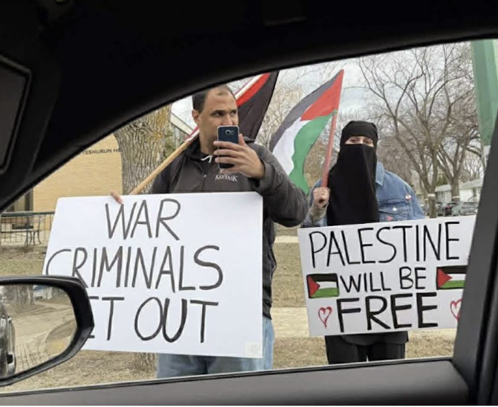 https://bloximages.chicago2.vip.townnews.com/winnipegsun.com/content/tncms/assets/v3/editorial/1/a3/1a367cb2-6de8-4c45-a6cd-3e692fe7c313/6a0b2667bfd03.image.png?resize=990%2C808