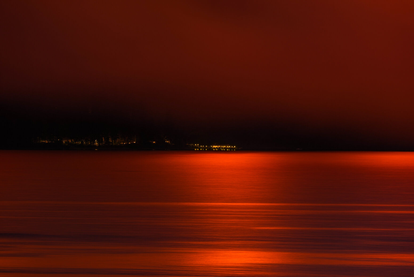 Explosive B.C. wildfire races toward Summerland, forcing 20,000 to flee as evacuation orders cover entire community