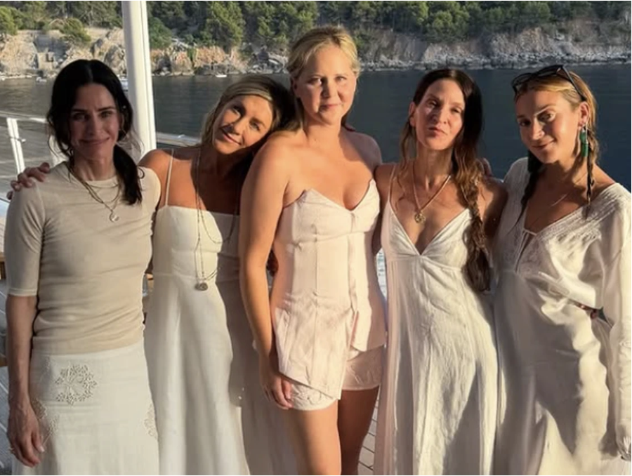 how amy schumer celebrated her body after weight loss win