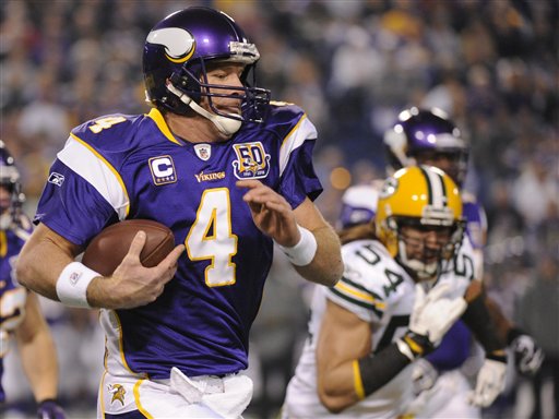 Rodgers, Packers romp past Favre, Vikings 31-3