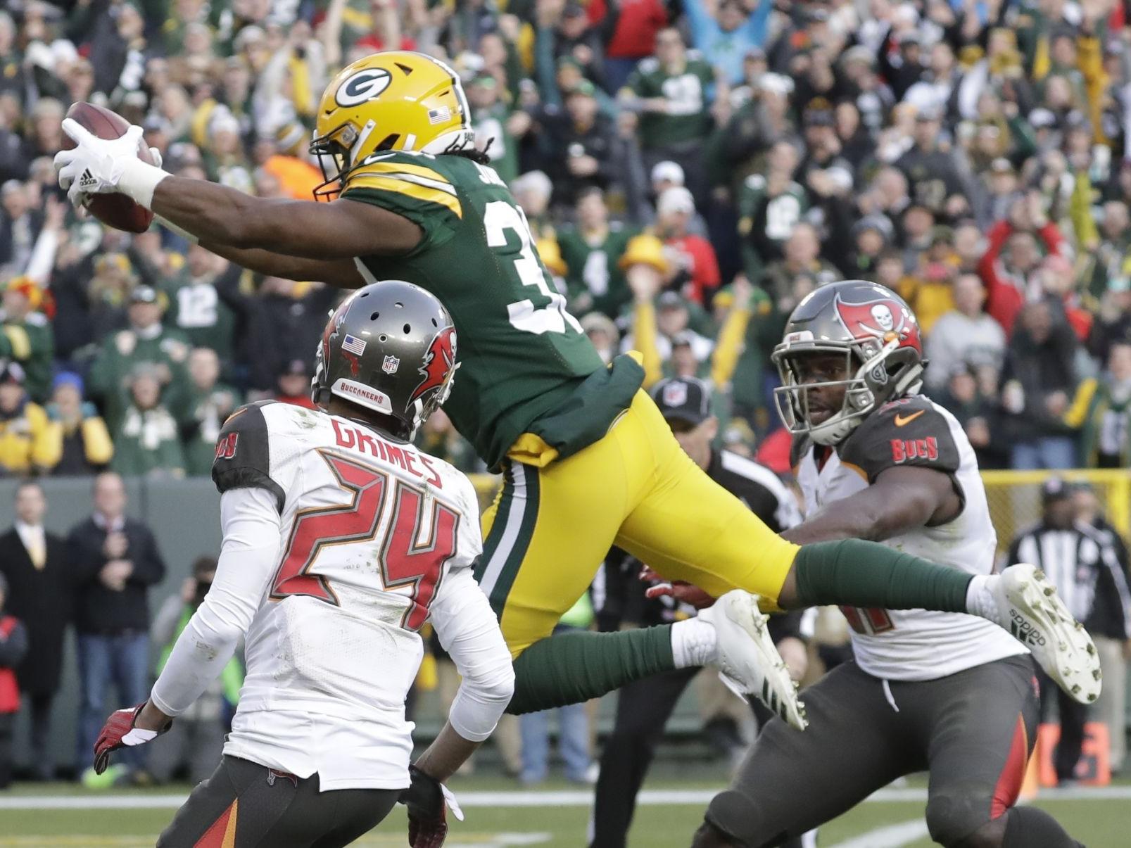 Walk Off Winners Packers Stay In Playoff Race As Aaron Jones Scores Game Winning Touchdown In Ot To Seal Win Over Buccaneers Pro Sports Winonadailynews Com