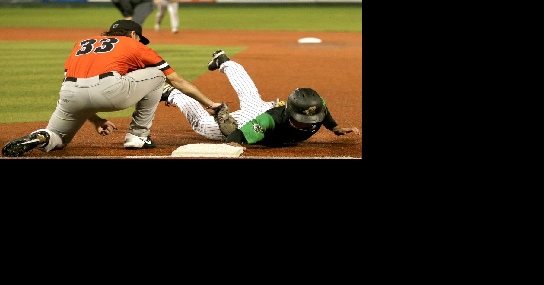 IN PHOTOS: Loggers Slide Past Moondogs