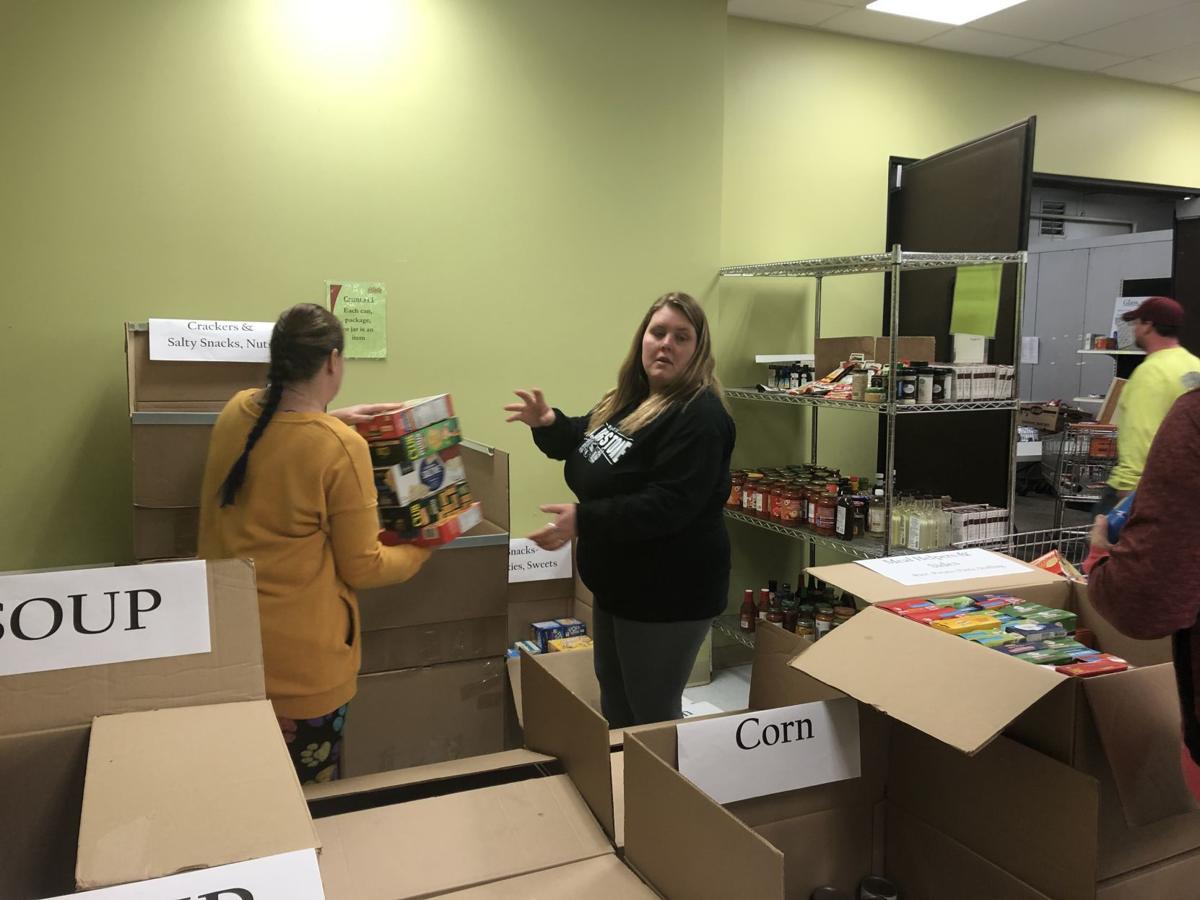 Volunteers Help Sort Through 10 Days Of Giving Donations At Winona Volunteer Services Food Shelf Local Winonadailynews Com