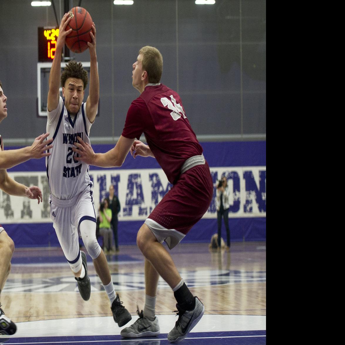 Men S Basketball Winona State Aims To Live Up To High