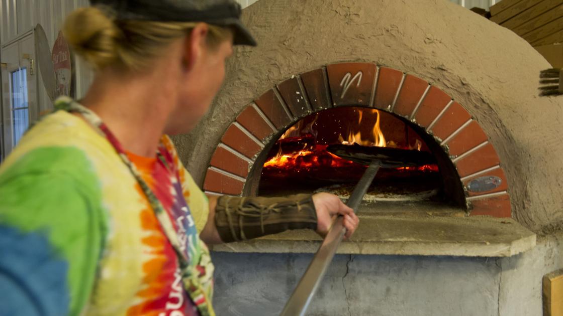 Off The Beaten Path Enjoy Pizza On The Farm At Suncrest Gardens