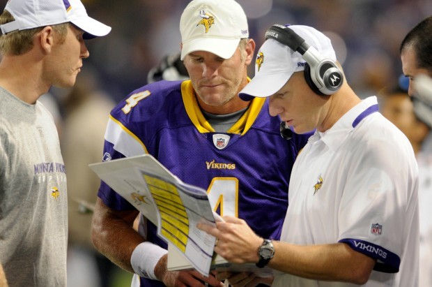 Favre on fire in Vikes win, Local News