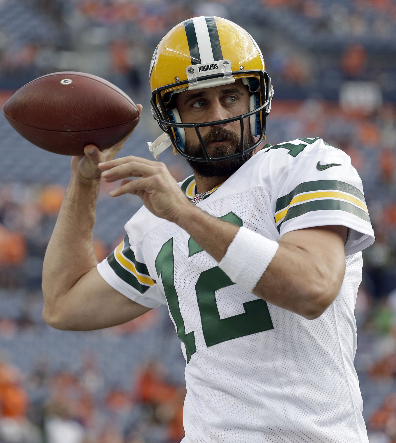 Packers wives collecting food for Paul's Pantry at Sunday's game