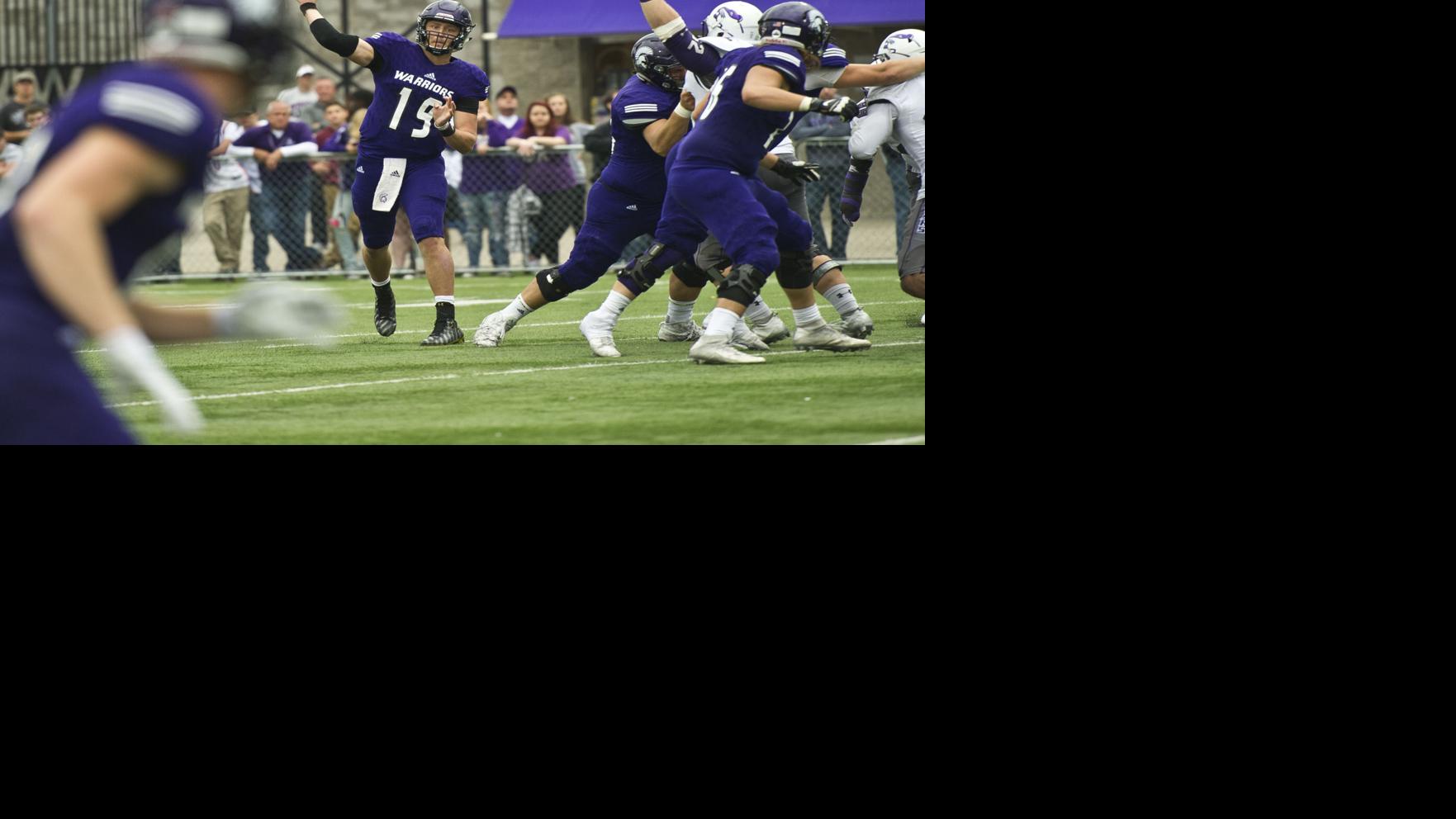 Football Winona State Looks To End On A High Note Wsu Warriors