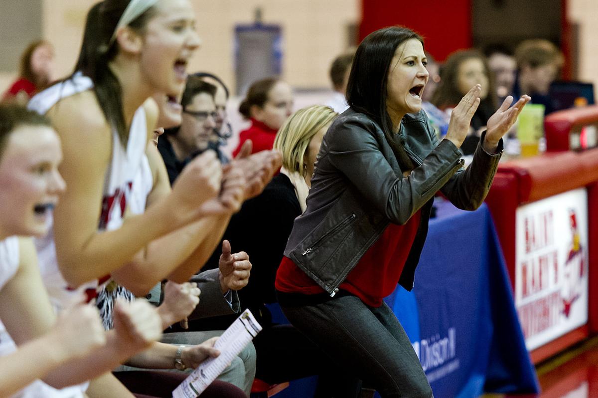 Duluth Tabs Saint Mary S Pearson As Its Next Women S Basketball