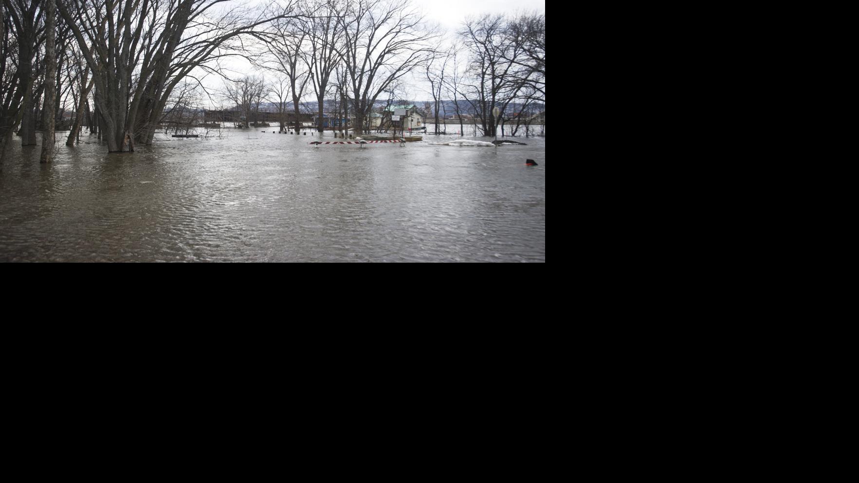 Moderate flooding predicted this weekend in La Crosse, Winona Local