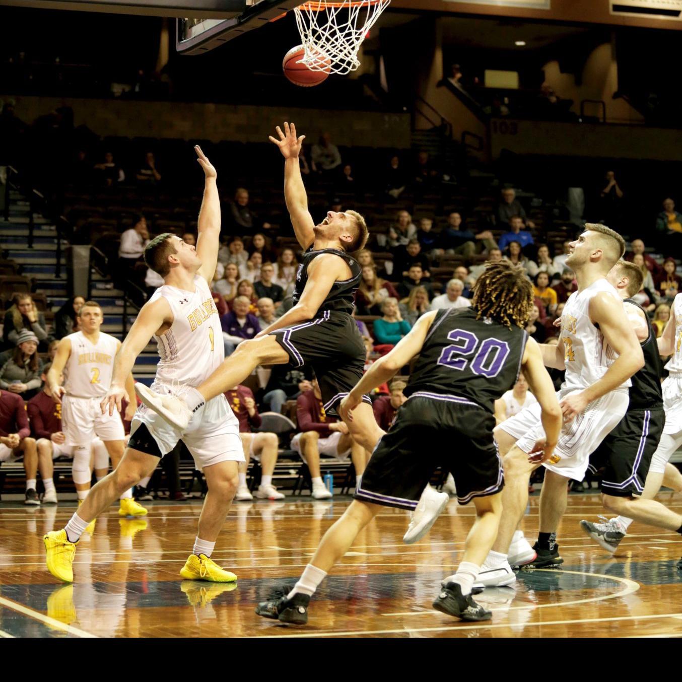 Winona State Men S Basketball Warriors Outscored 23 3 In Final