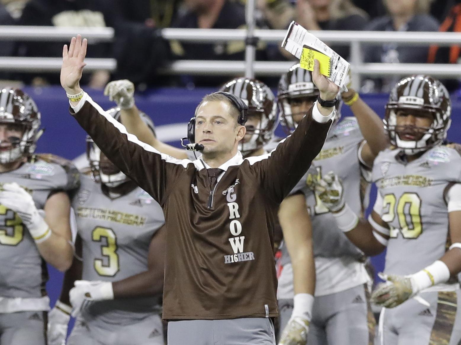 Row The Boat Honors New Gophers Football Coach P J Fleck S Lost
