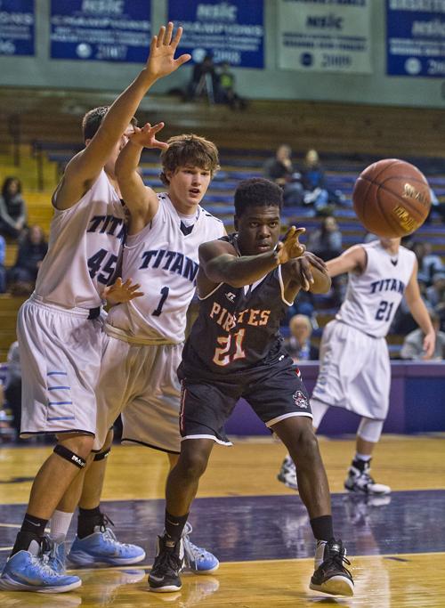 Cochrane Fountain City Vs Tri City United Boys Basketball 02