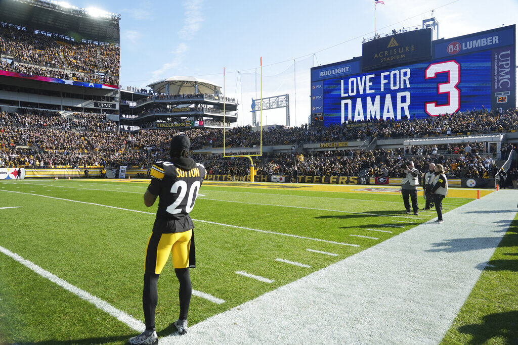 The Buffalo Bills will wear a “3” patch on Sunday in honour of Damar Hamlin  ❤️