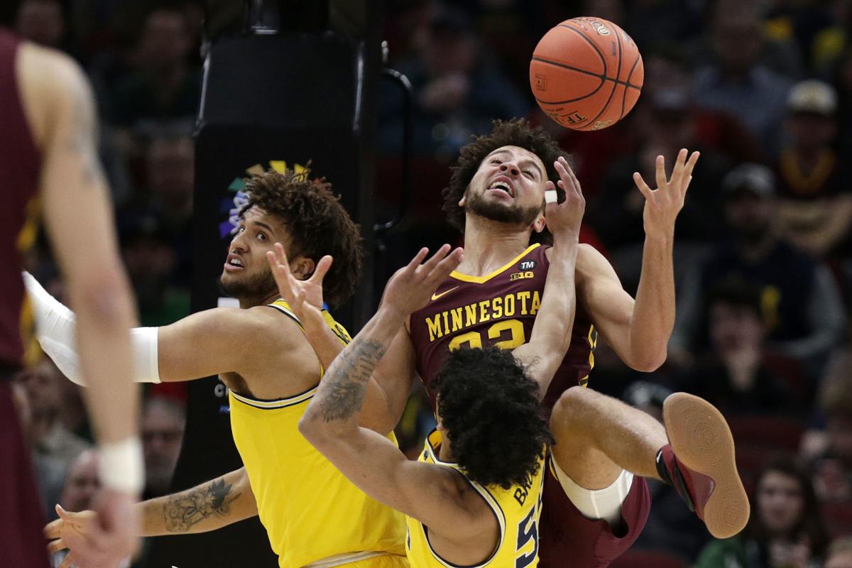 Livers Scores 21 No 10 Michigan Pounds Minnesota 76 49