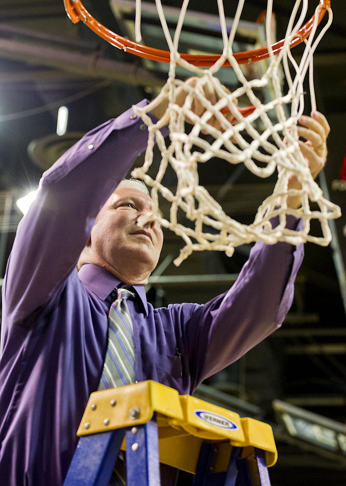 Winona State Claims Outright Nsic Title Behind Defense 3 Point