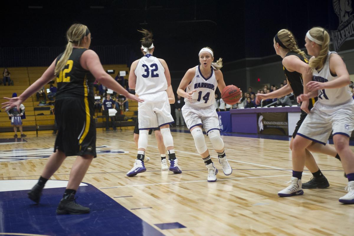 Women S Basketball No 17 Winona State Has Complete Game In