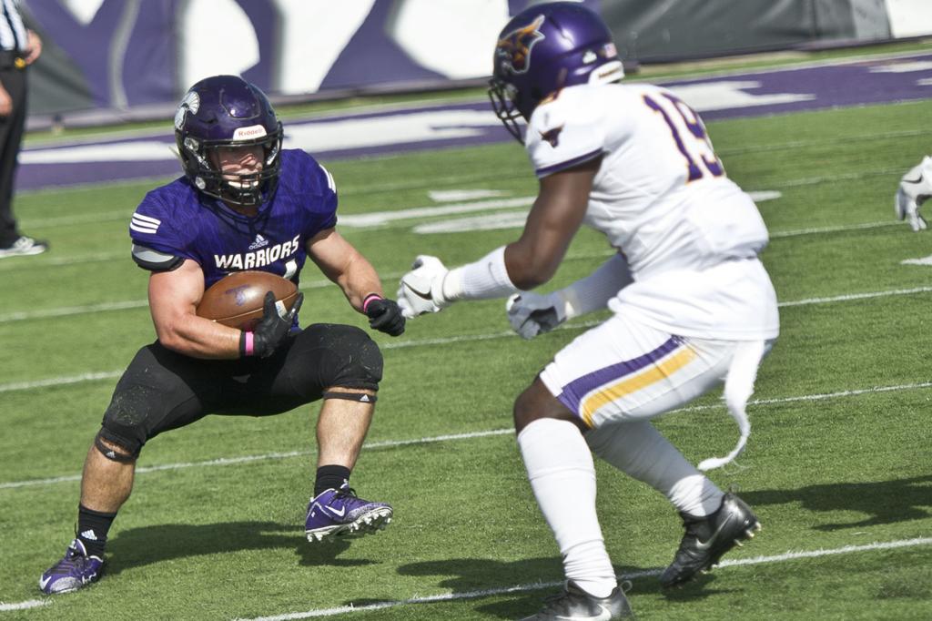 Football Winona State Looks To End On A High Note Wsu Warriors