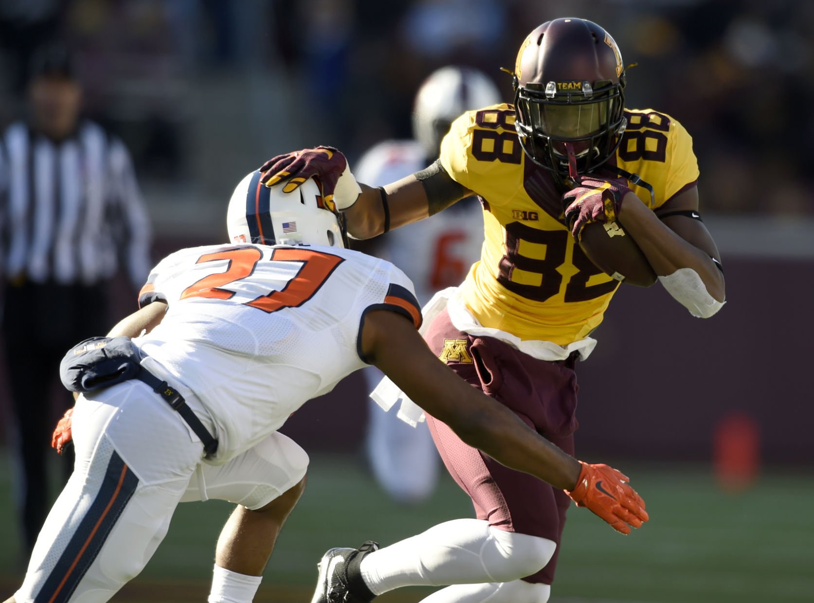 Gophers' PJ Fleck offers senior kicker scholarship via t-shirt cannon