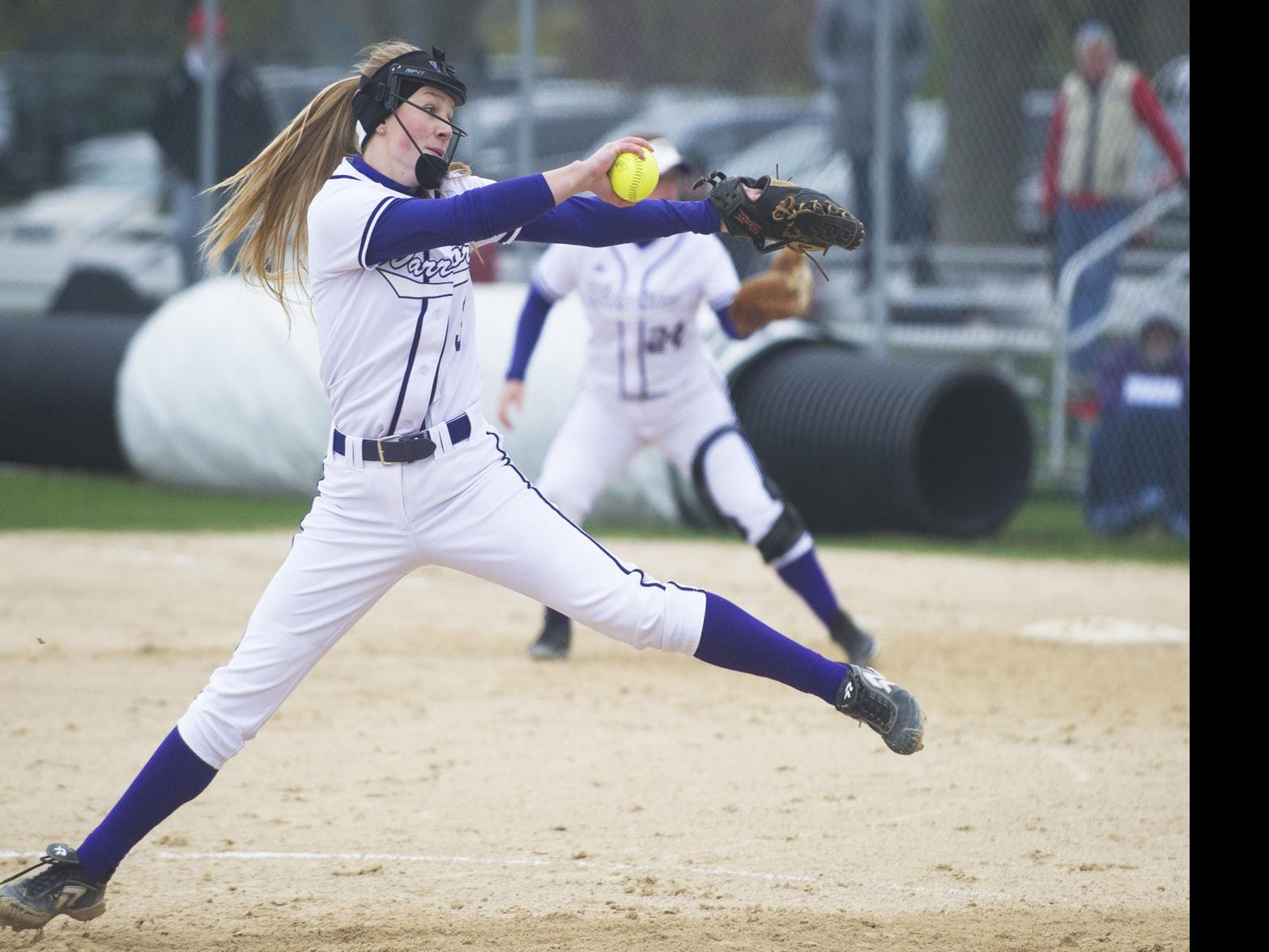 College Softball Jordyn Kleman S Two Hit Shutout Lifts Winona