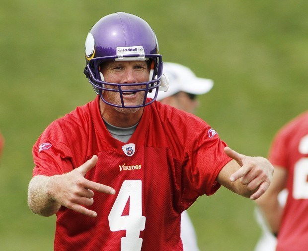 Brett Favre has Minnesota Vikings jersey in hall of fame locker