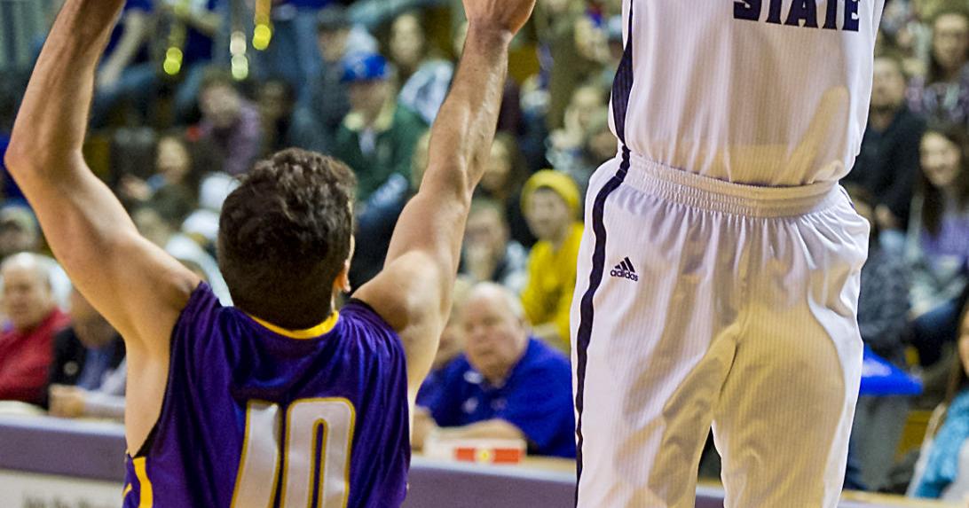 Winona State stuns Minnesota State on Riley Bambenek's buzzer-beater ...