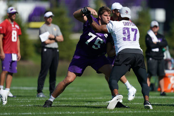 SPORTS-VIKINGS-PUT-THEIR-TRUST-IN-MS.jpg