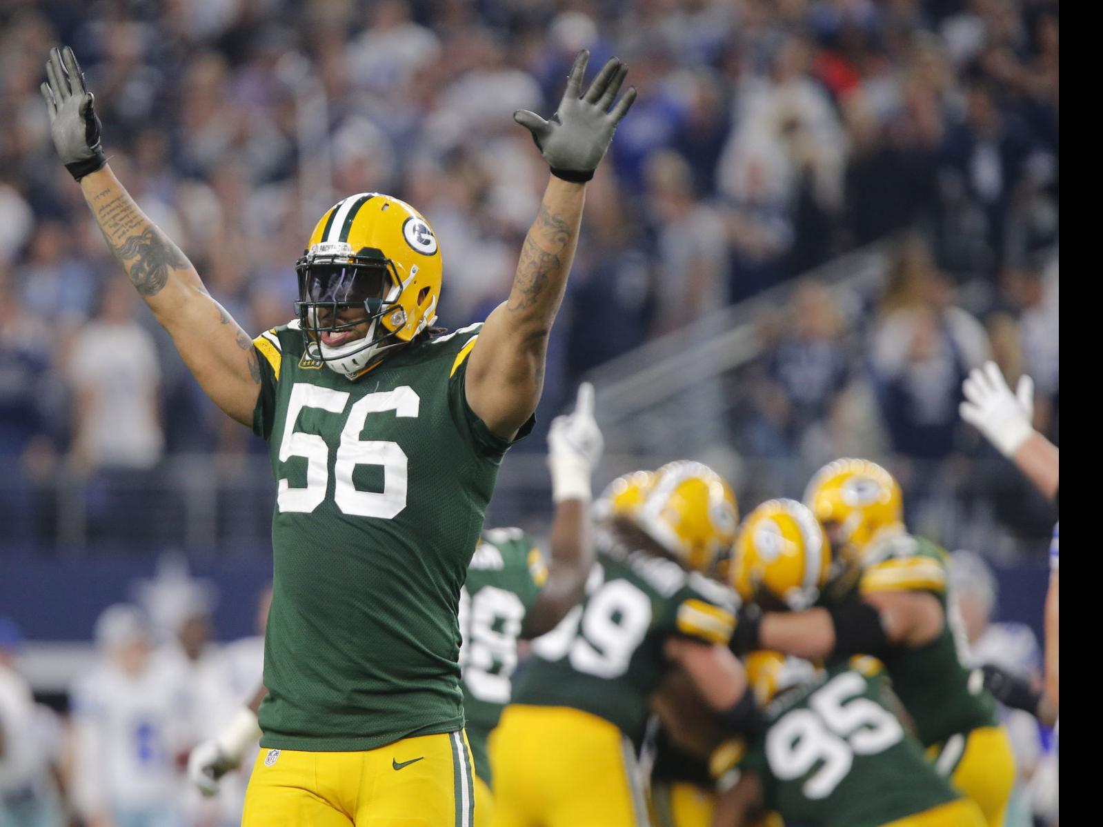 Former Packer Julius Peppers Retires After 17 Seasons Winonadailynews Com