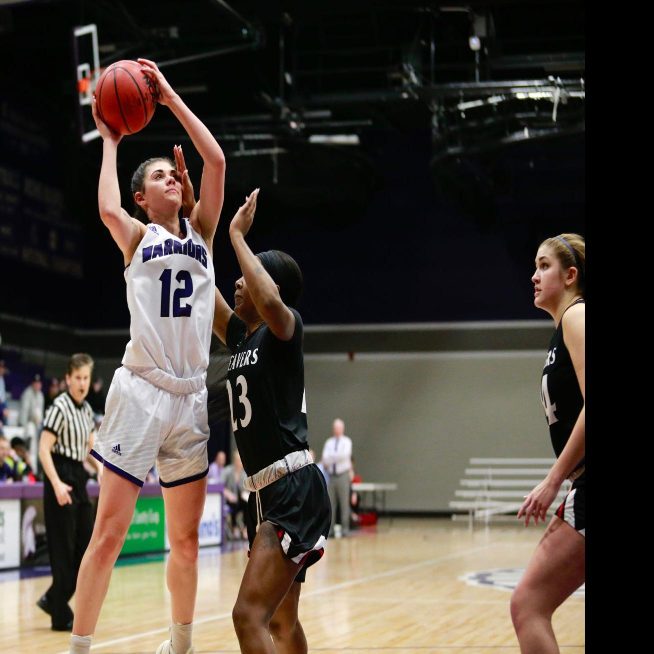 Women S Basketball Winona State Resilient In Nsic Tournament