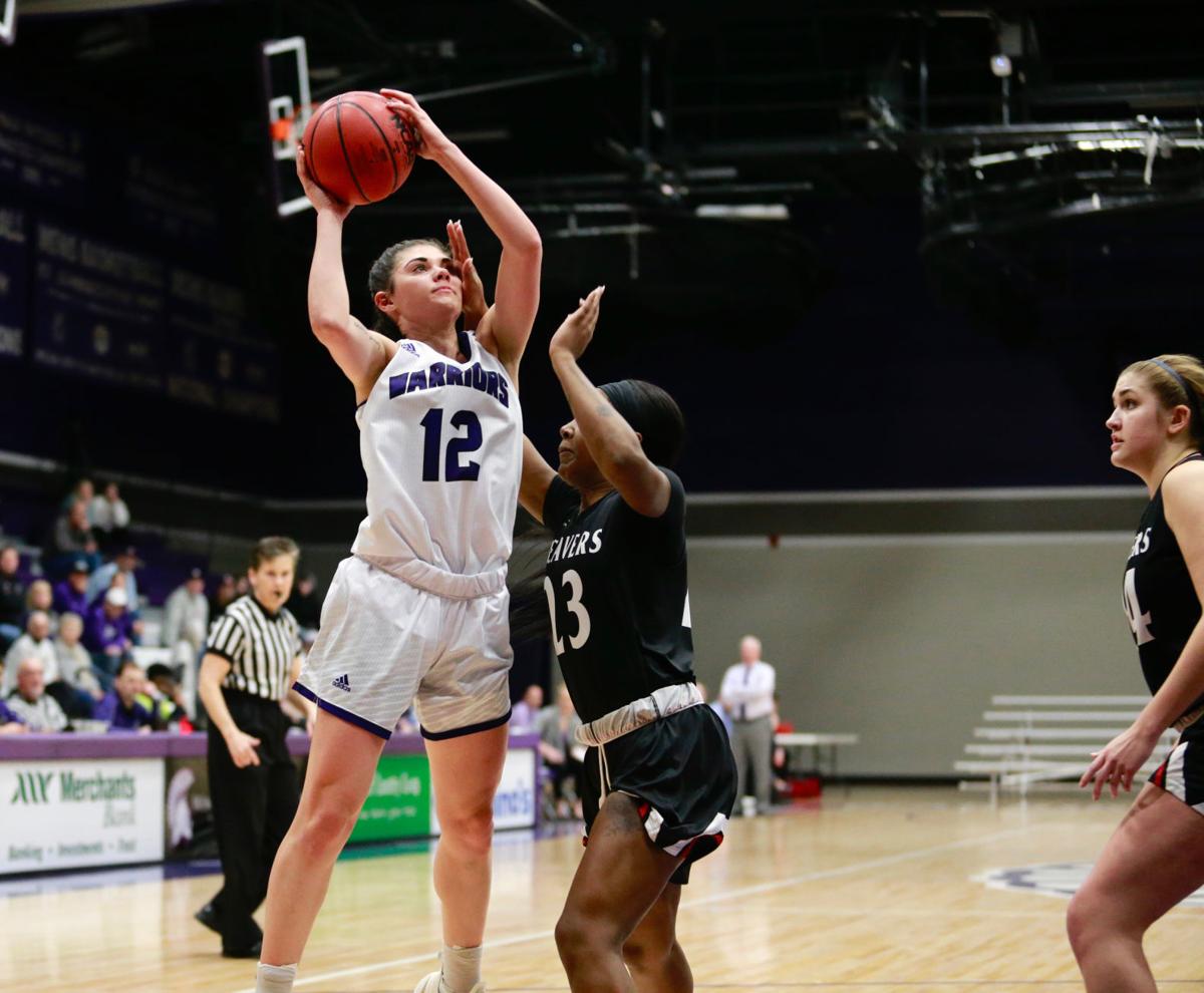 Women S Basketball Winona State Resilient In Nsic Tournament