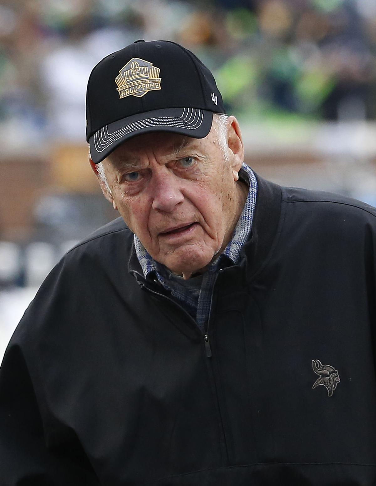Dennis Anderson: The ducks weren't flying, and neither was Bud Grant | Pro Sports ...1200 x 1549