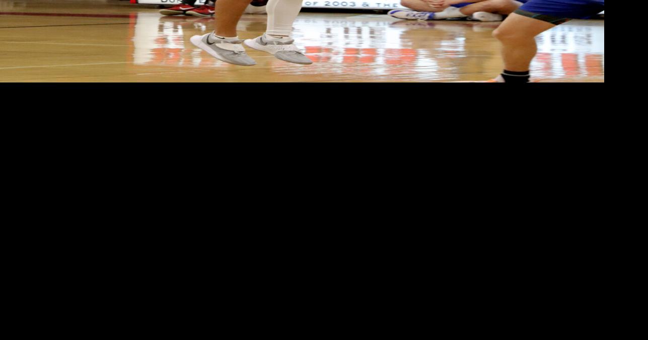 Varsity basketball reflects on its stellar season Features