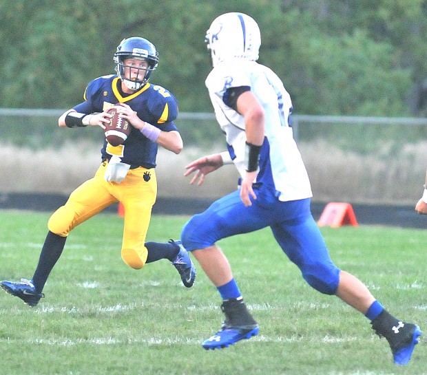 PREP FOOTBALL Becker, Pardeeville defense boost Bulldogs over Randolph