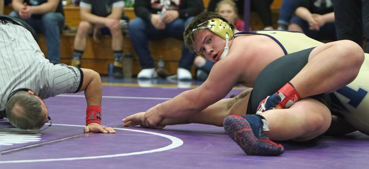 Wrestling Horicon S Zamorano Markesan S Friday Lead List Of State Qualfiers From Saturday S Sectional At Dodgeland Wrestling Wiscnews Com