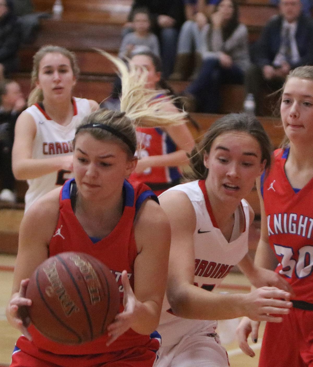 Girls Hoops Columbus Falters Early Can T Recover In 59 42 Loss